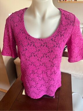 Women's Scoop Neck Lace Short Sleeve Top — Hot Pink